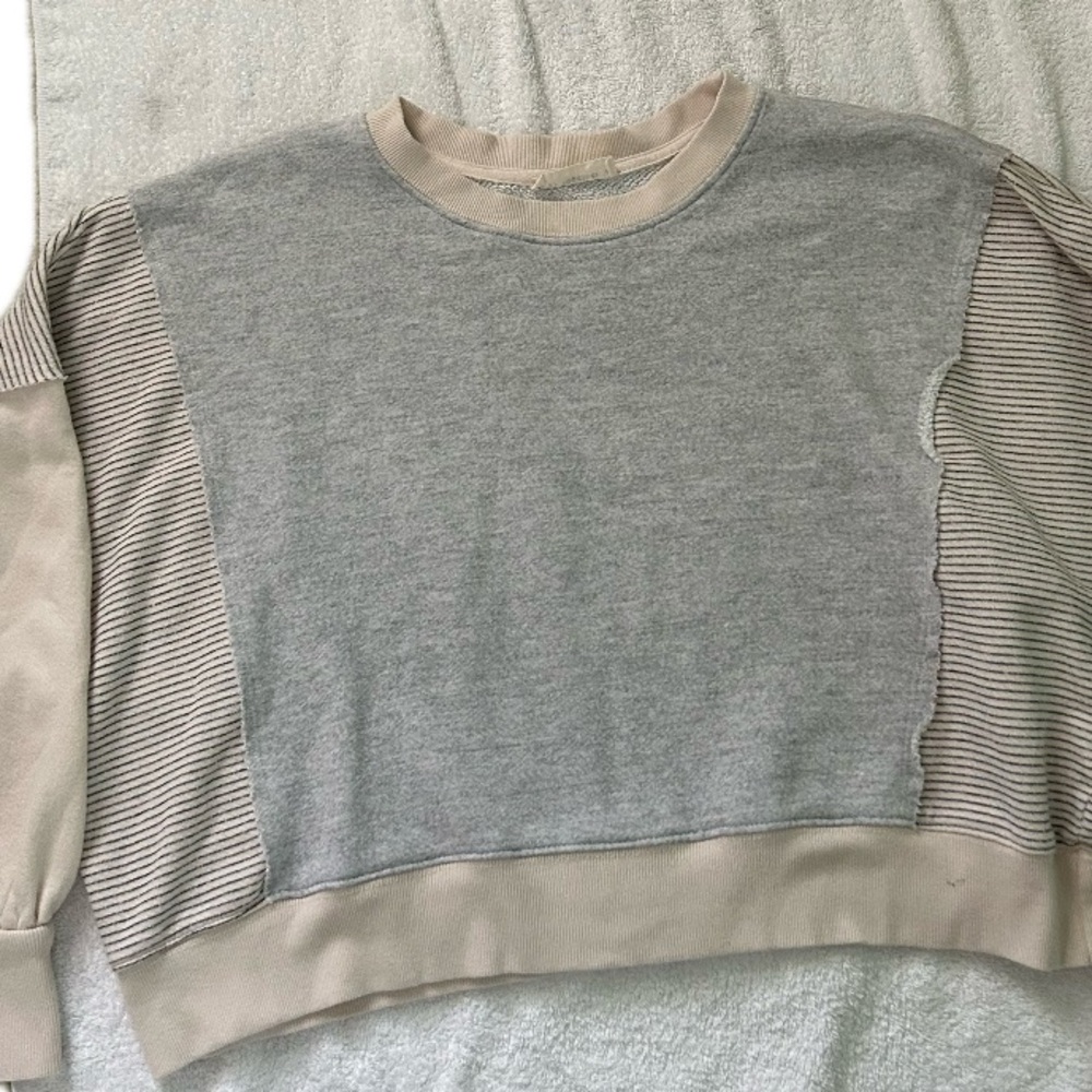 By Together Cream and Gray Textured Top